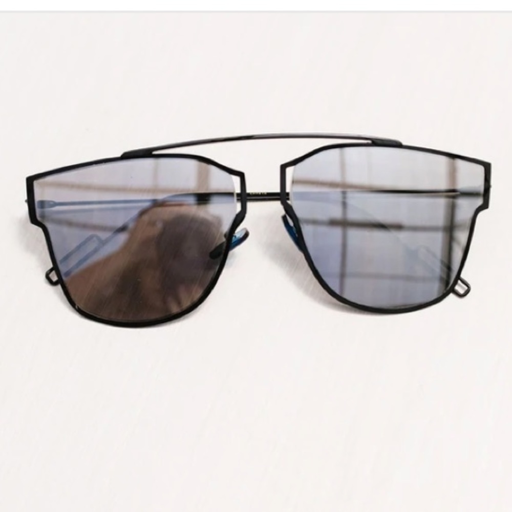 NWT All That Flat Sunnies